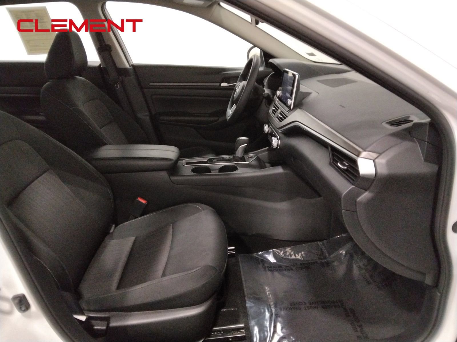 Used 2025 Nissan Altima 2.5 SV FWD image 38