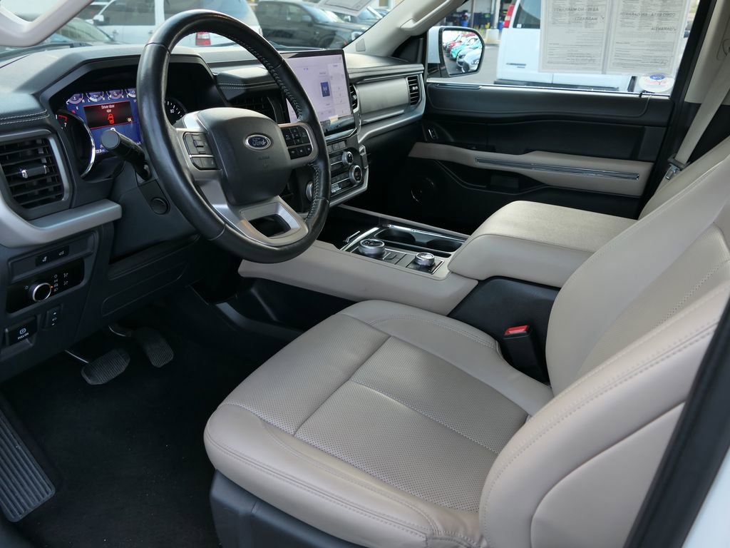 Used 2024 Ford Expedition Max XLT image 13