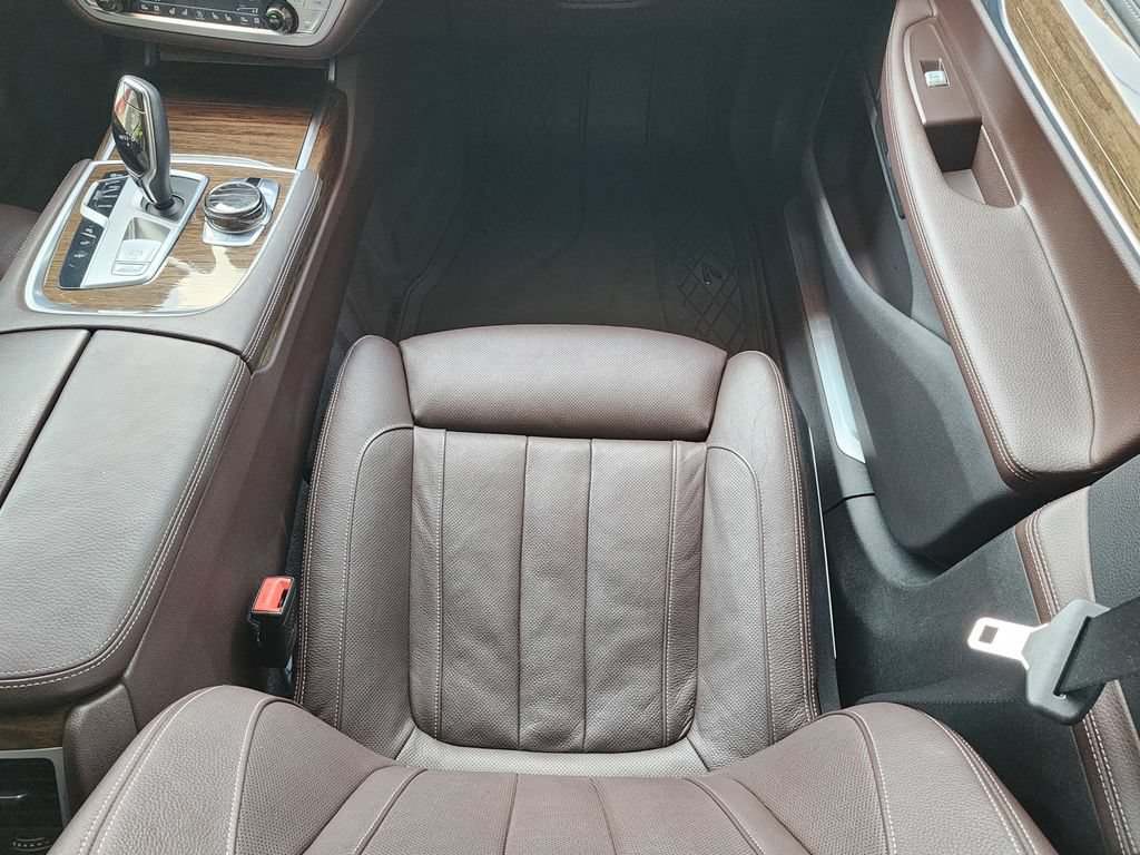 Used 2017 BMW 740i RWD image 13