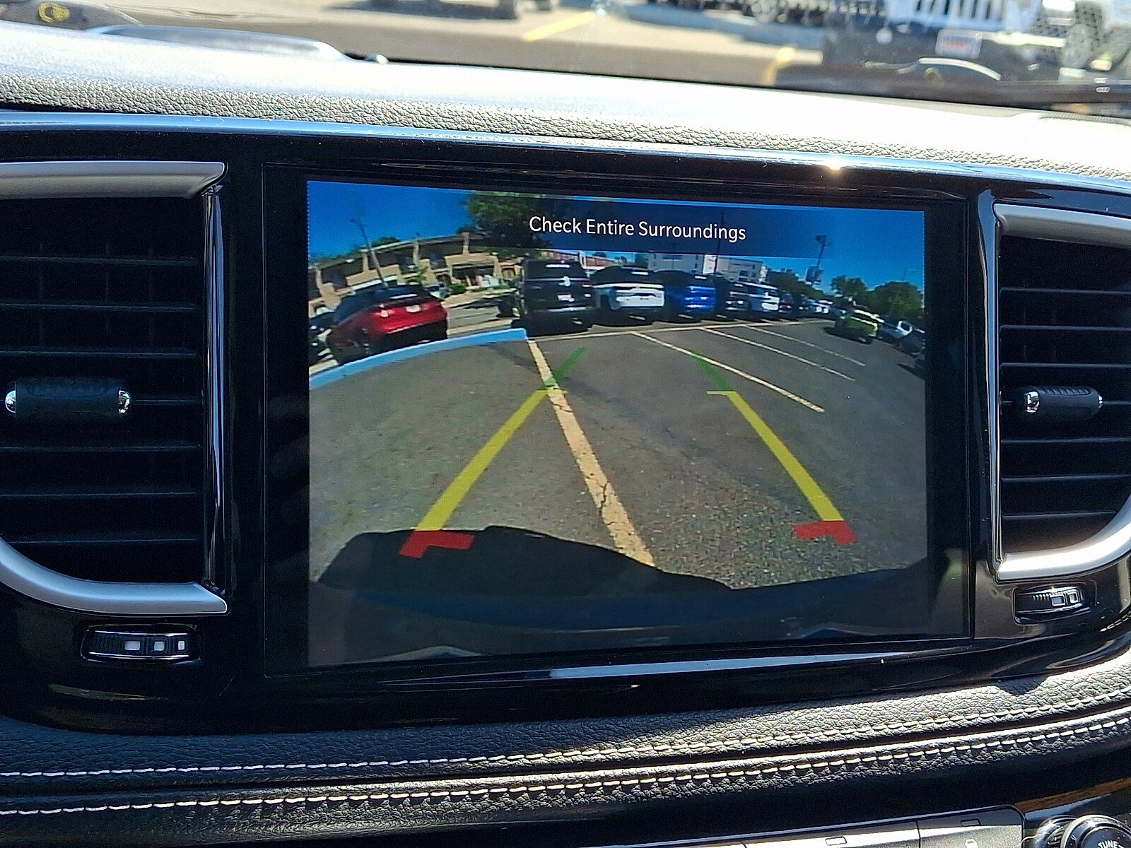 Used 2023 Chrysler Pacifica Touring-L FWD image 16
