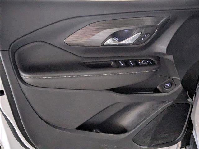 Used 2023 GMC Terrain SLE w/ Driver Convenience Package FWD image 9