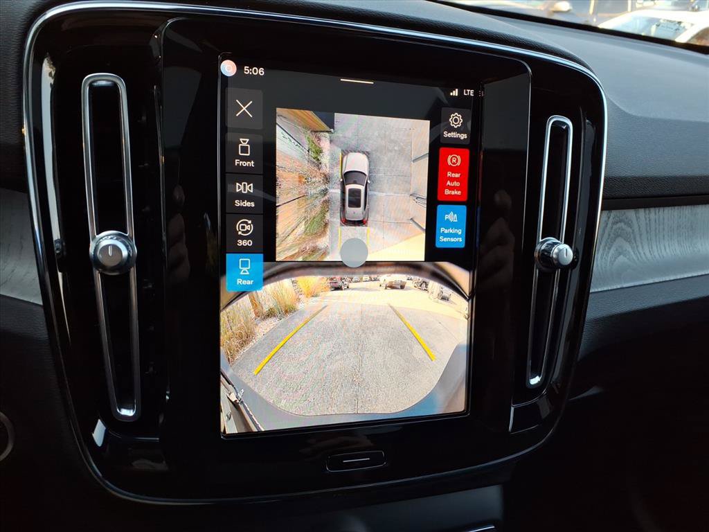 New 2026 Volvo XC40 B5 Plus w/ Protection Package Premier AWD/4WD image 16