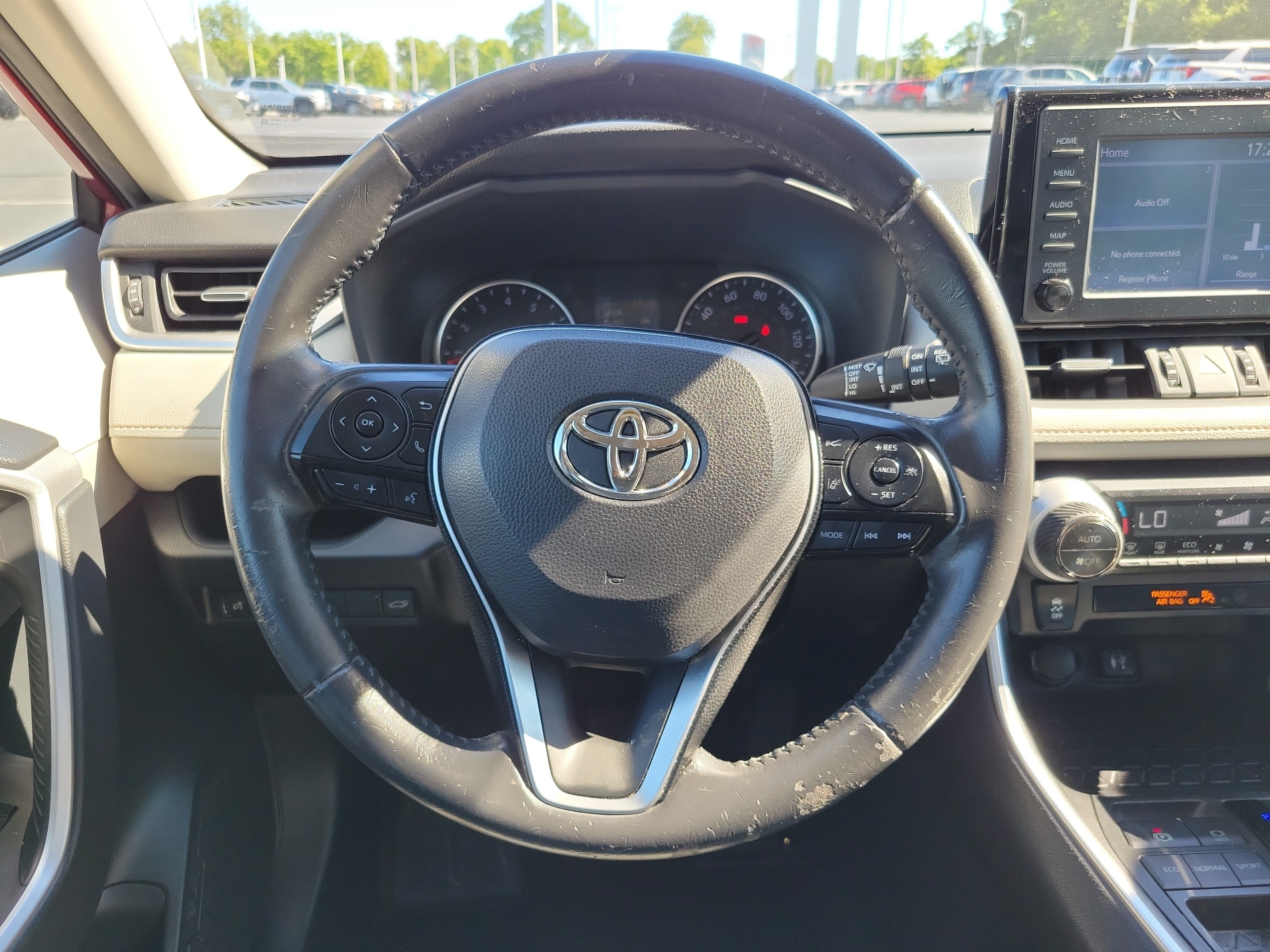 Certified 2019 Toyota RAV4 XLE Premium FWD image 23