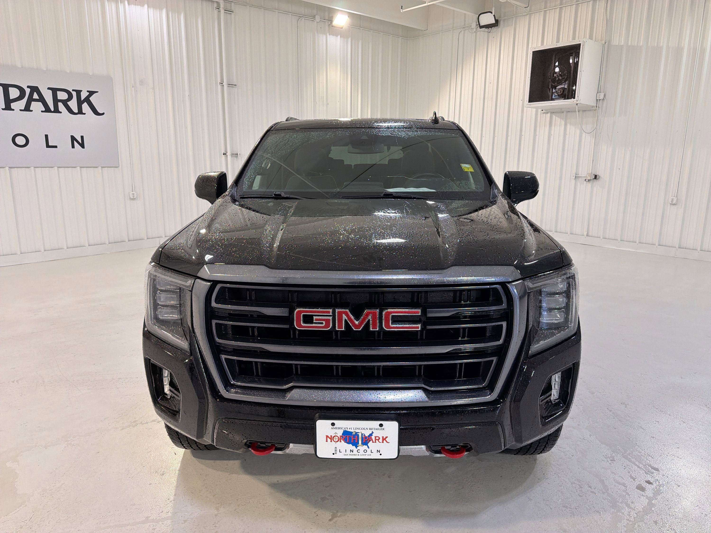Used 2024 GMC Yukon AT4 AWD/4WD image 33