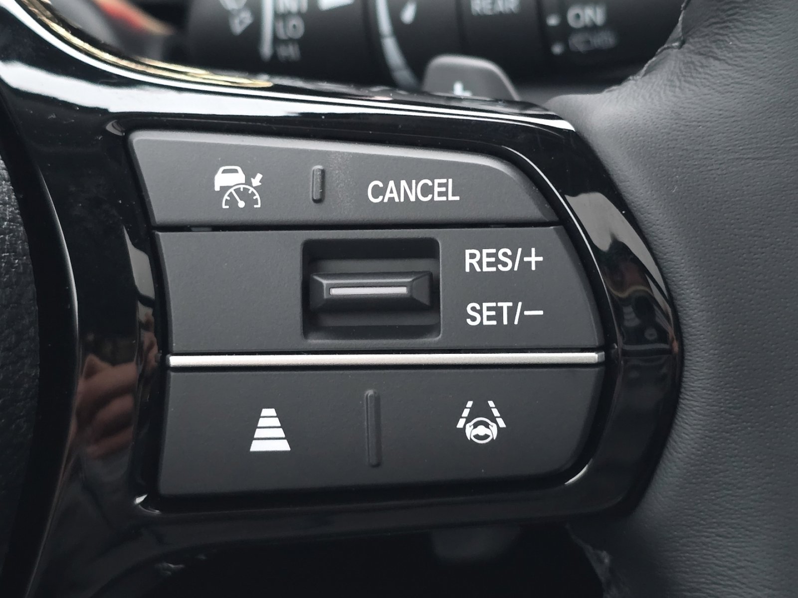 New 2025 Honda Pilot Touring image 34