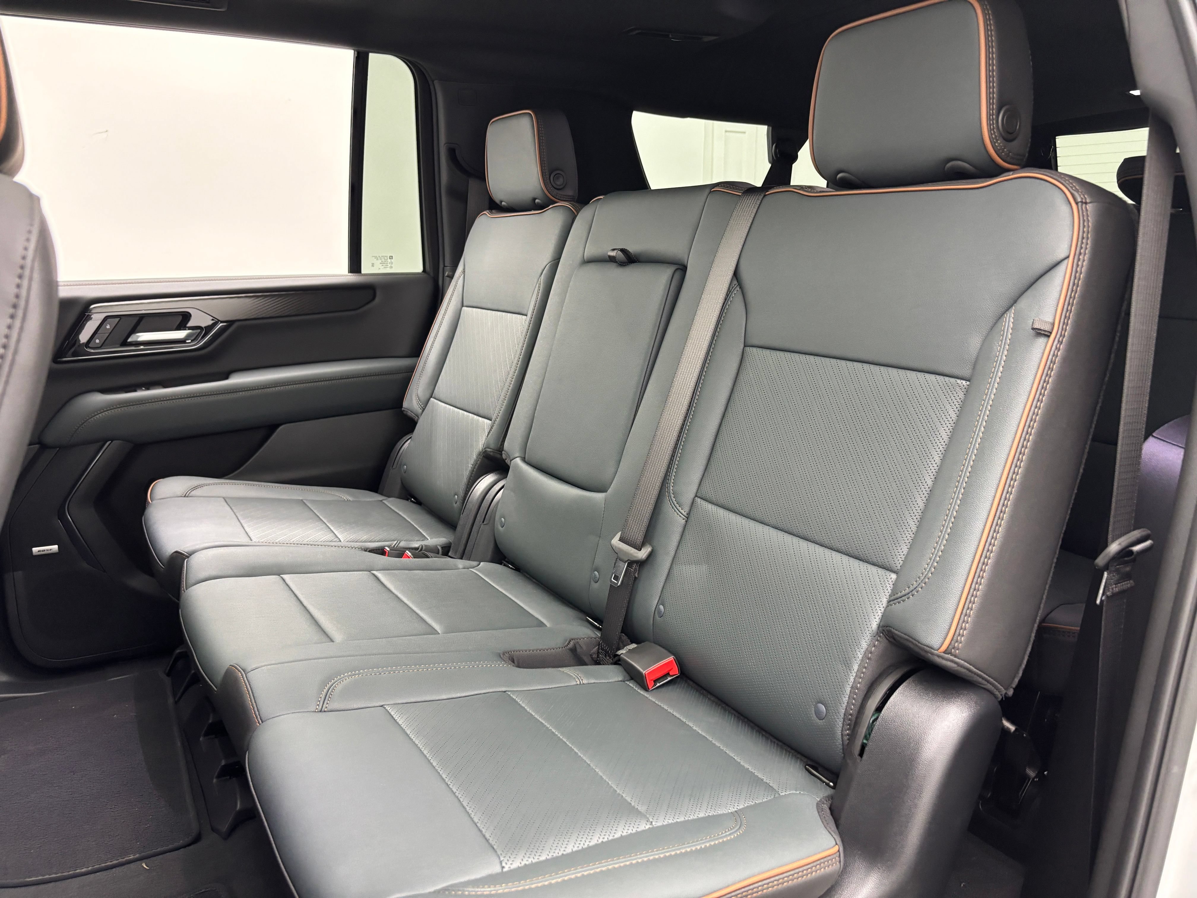 New 2026 GMC Yukon XL AT4 w/ AT4 Preferred Package AWD/4WD image 46