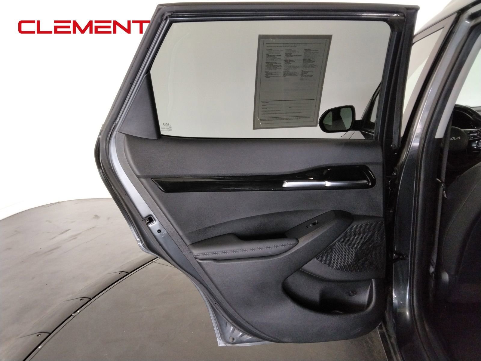 Used 2023 Kia Seltos EX image 34