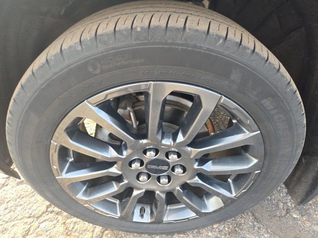 Used 2023 GMC Acadia Denali w/ Black Diamond Edition image 15