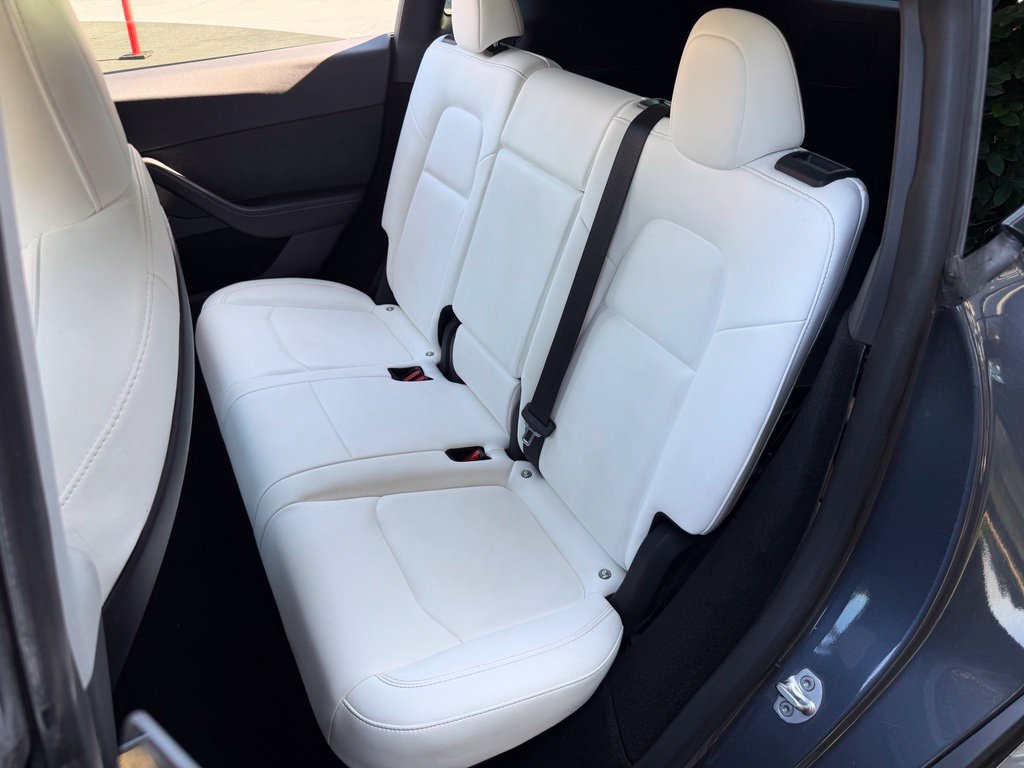 Used 2023 Tesla Model Y Long Range AWD/4WD image 34