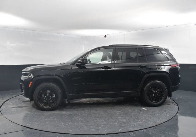 New 2026 Jeep Grand Cherokee Altitude AWD/4WD image 4