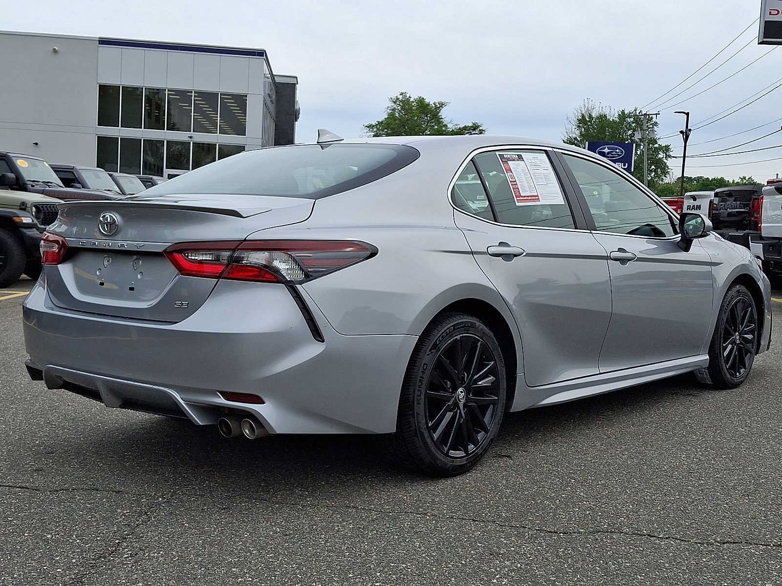 Used 2024 Toyota Camry SE FWD image 6