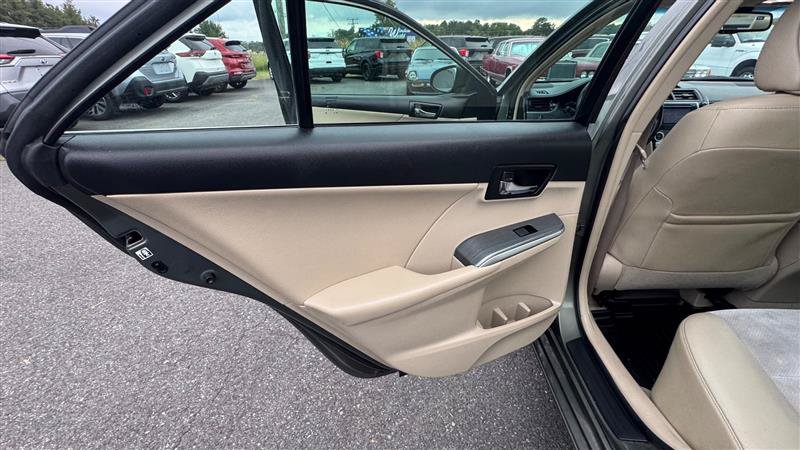 Used 2012 Toyota Camry XLE w/ Leather Pkg FWD image 36