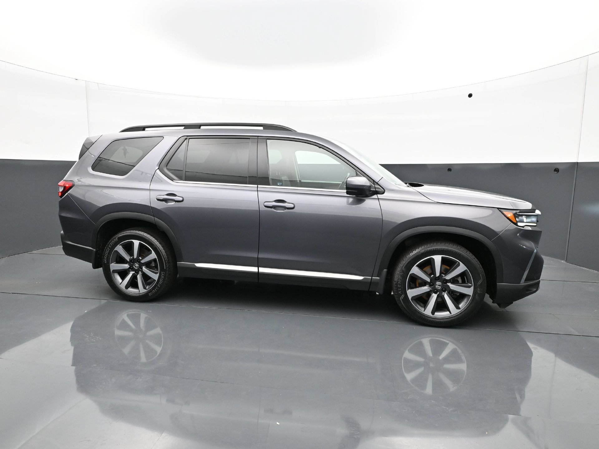 Used 2025 Honda Pilot Touring image 8