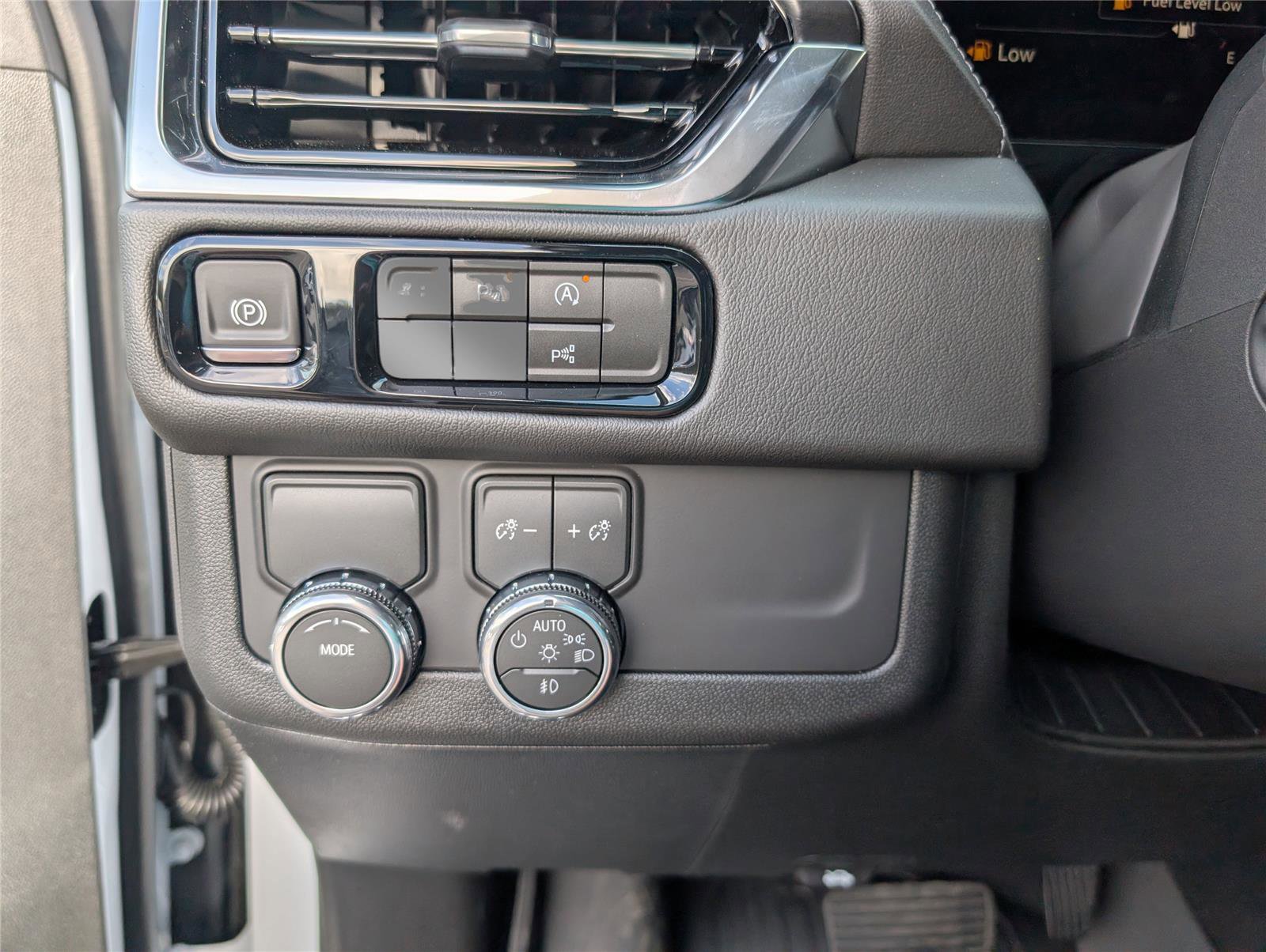 New 2026 GMC Yukon XL Denali w/ Sun & Power Step Package image 16