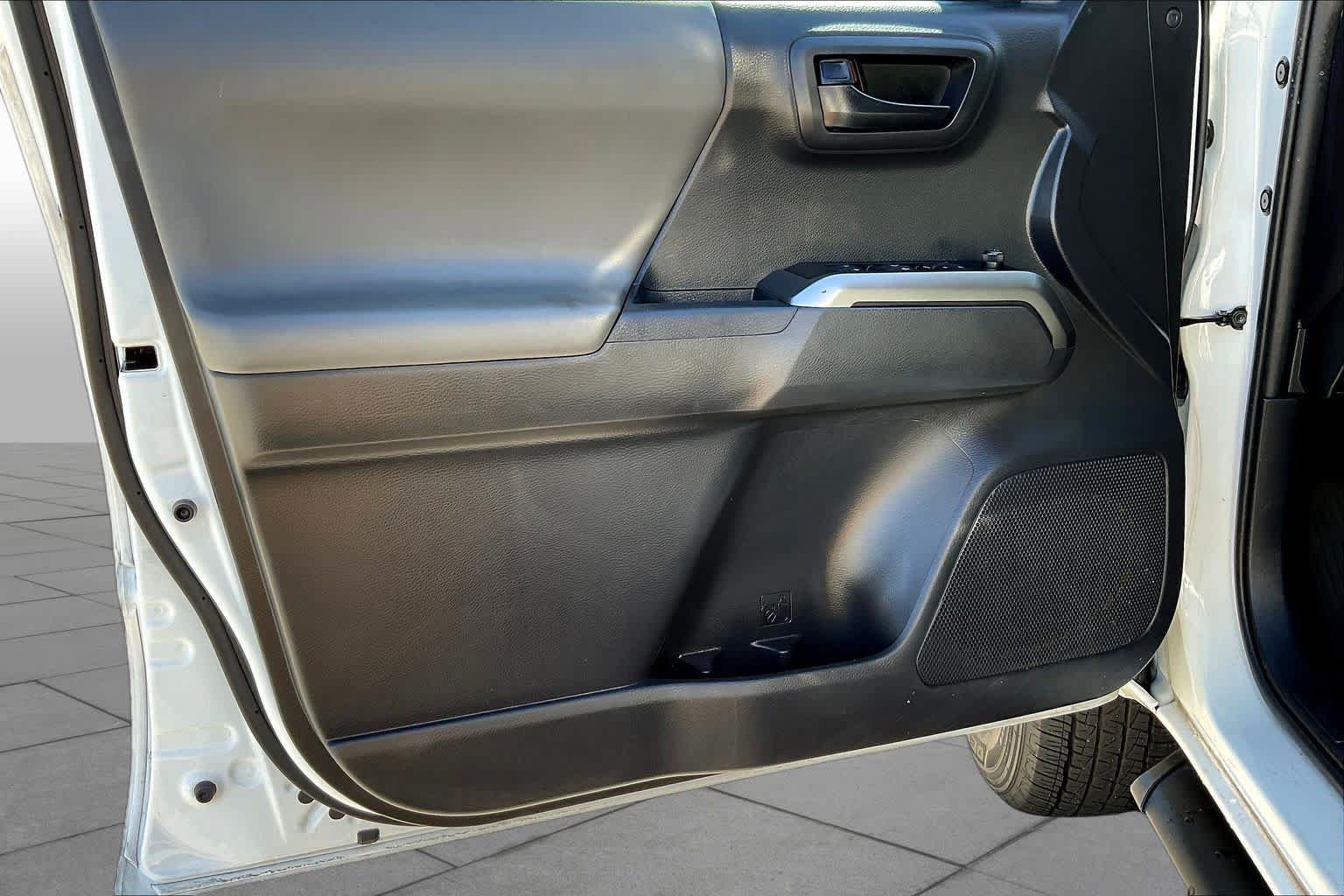 Used 2023 Toyota Tacoma SR5 RWD image 21