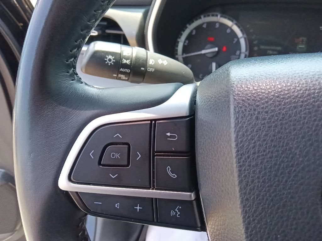 Used 2022 Toyota Highlander XLE AWD/4WD image 18