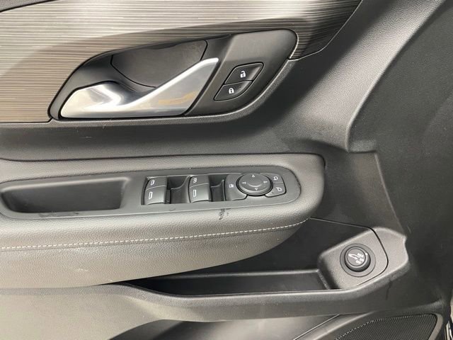 Used 2022 GMC Terrain SLE w/ Driver Convenience Package image 13
