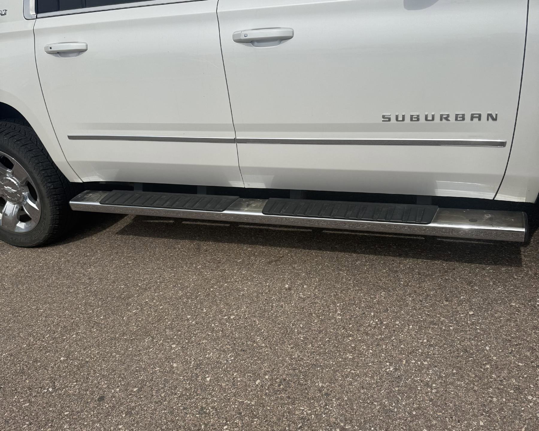 Used 2018 Chevrolet Suburban LT w/ LT Signature Package image 5
