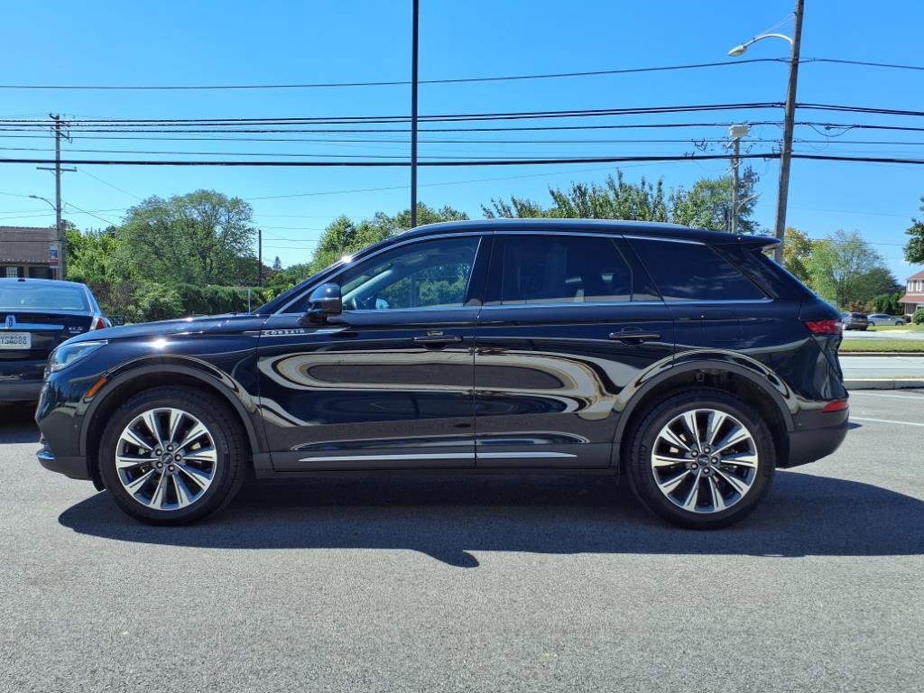 Certified 2022 Lincoln Corsair Reserve w/ Equipment Group 201A image 2