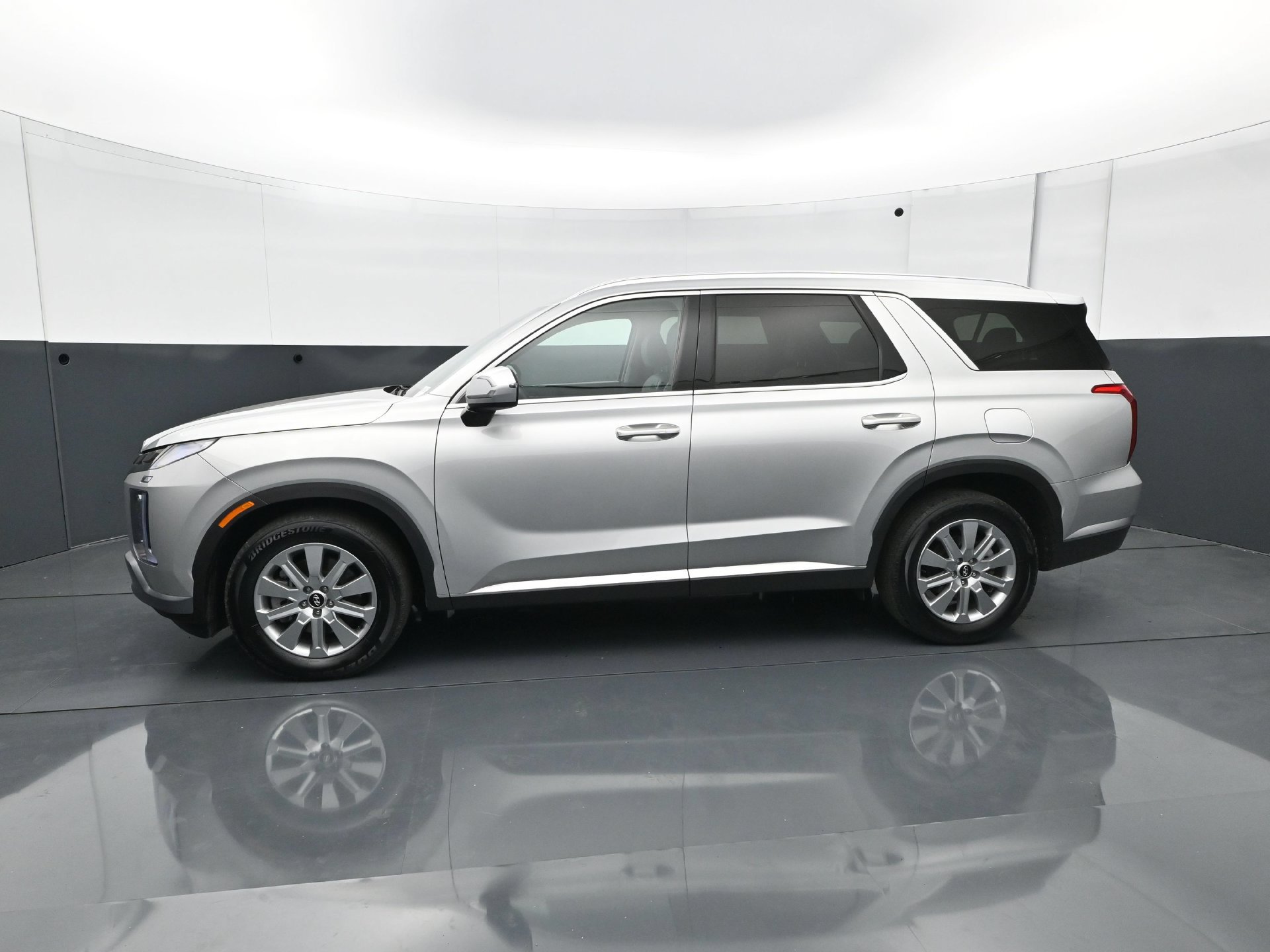 Used 2024 Hyundai Palisade SEL AWD/4WD image 3