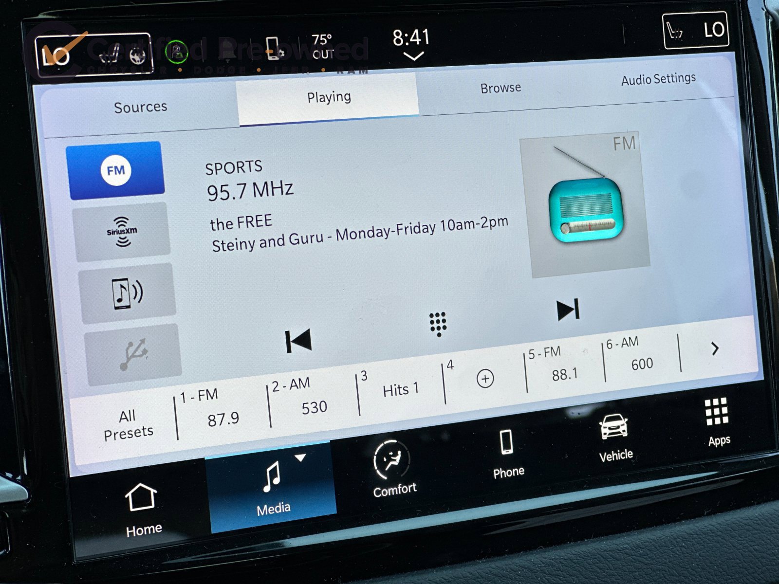 Used 2023 Chrysler Pacifica Touring-L FWD image 19