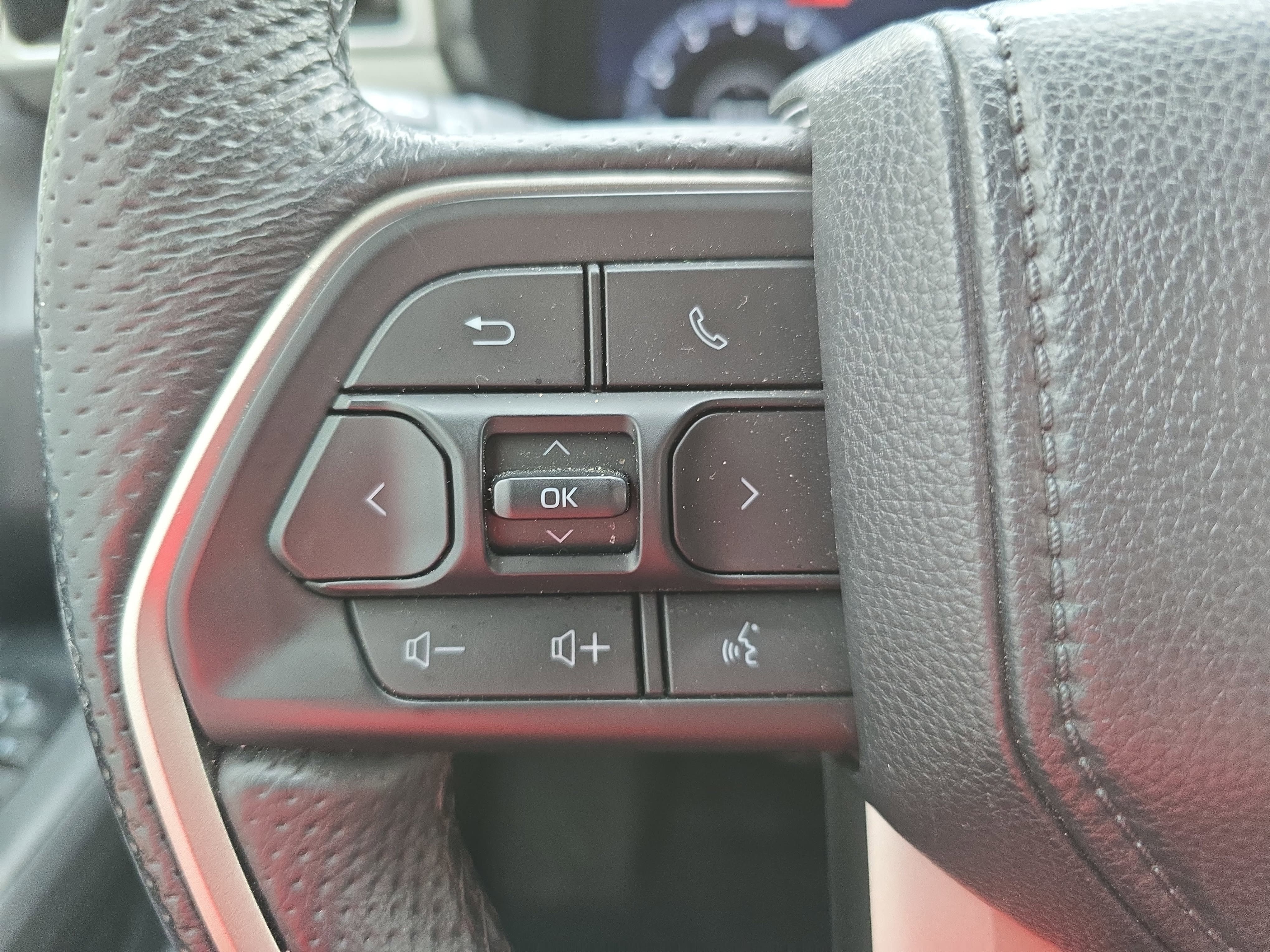 Used 2024 Toyota Tacoma TRD Sport w/ TRD Sport Upgrade Package AWD/4WD image 16