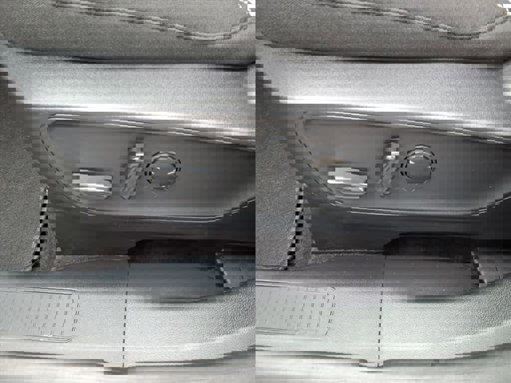 Used 2025 Ford Escape Active w/ Active Premium Tech Pack image 17