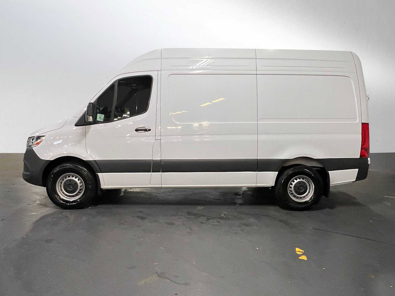 Used 2025 Mercedes-Benz Sprinter 2500 image 6