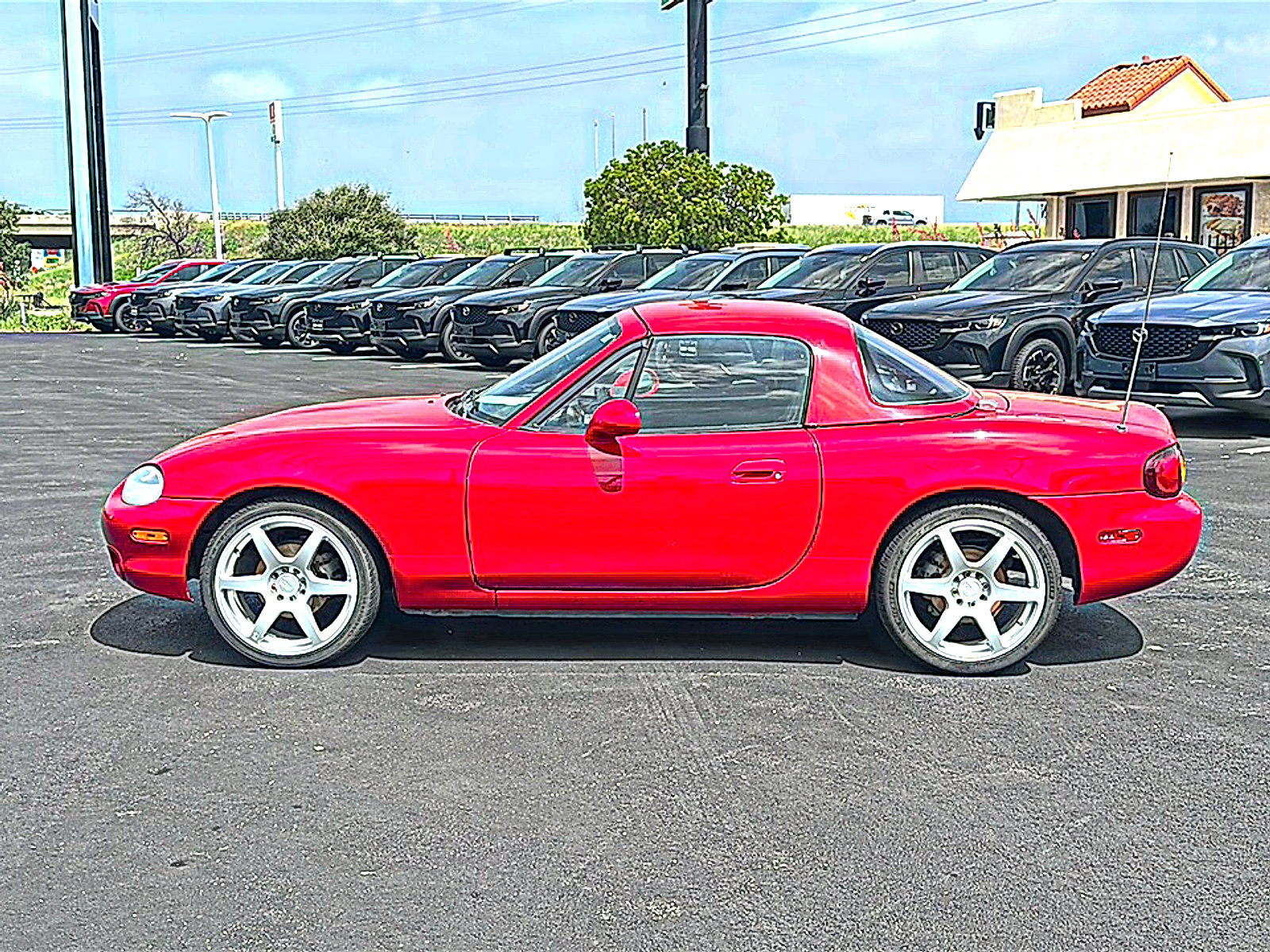 Used 1999 MAZDA MX-5 Miata Sport RWD image 5