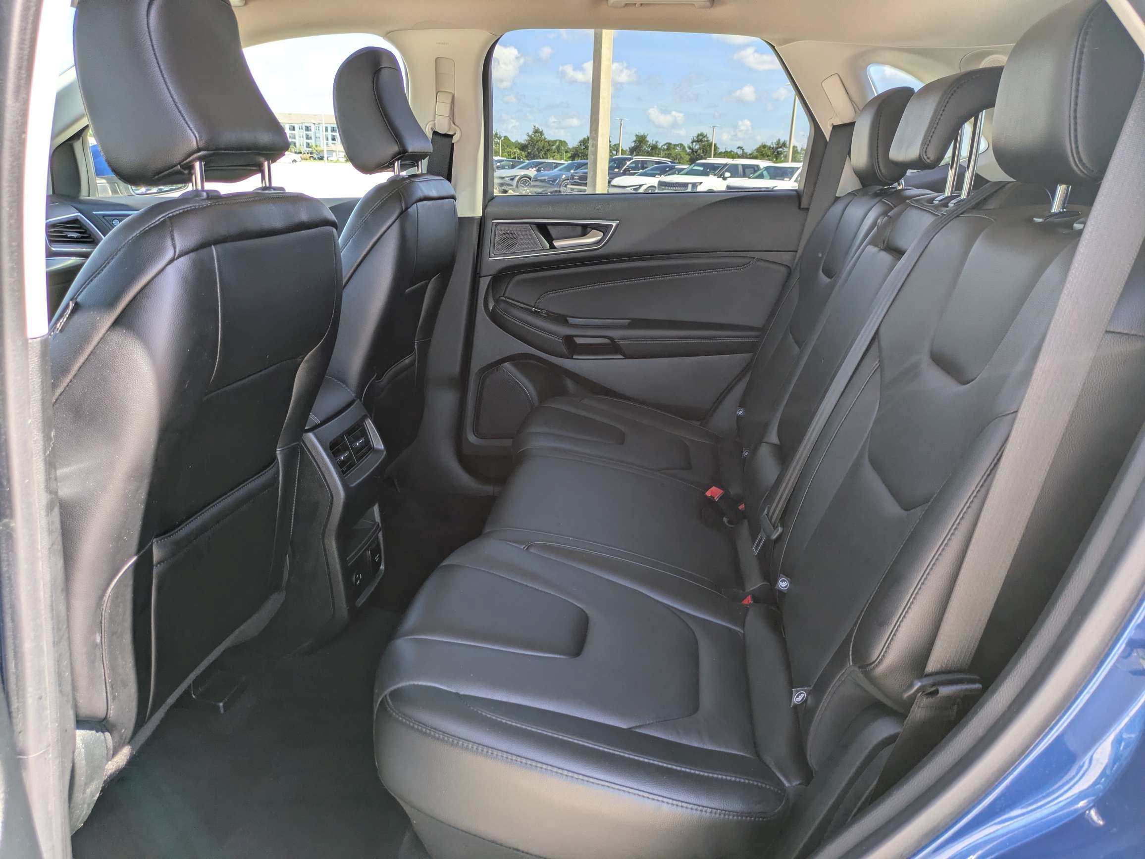 Used 2022 Ford Edge Titanium AWD/4WD image 18
