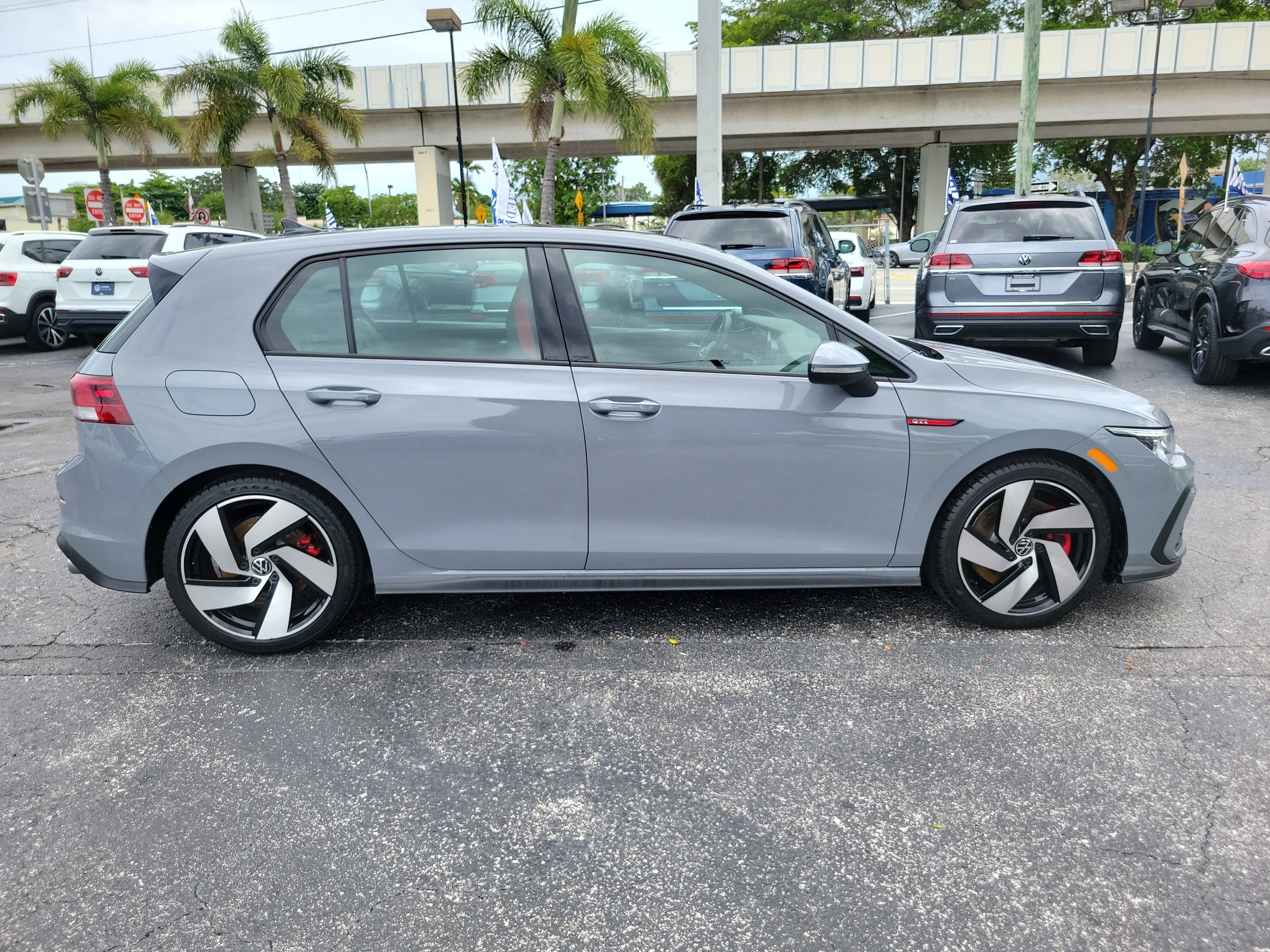Certified 2023 Volkswagen GTI SE FWD image 6