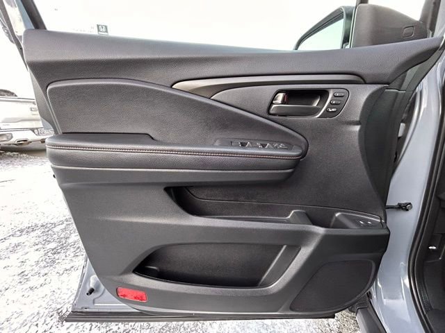 Used 2025 Honda Passport TrailSport image 30