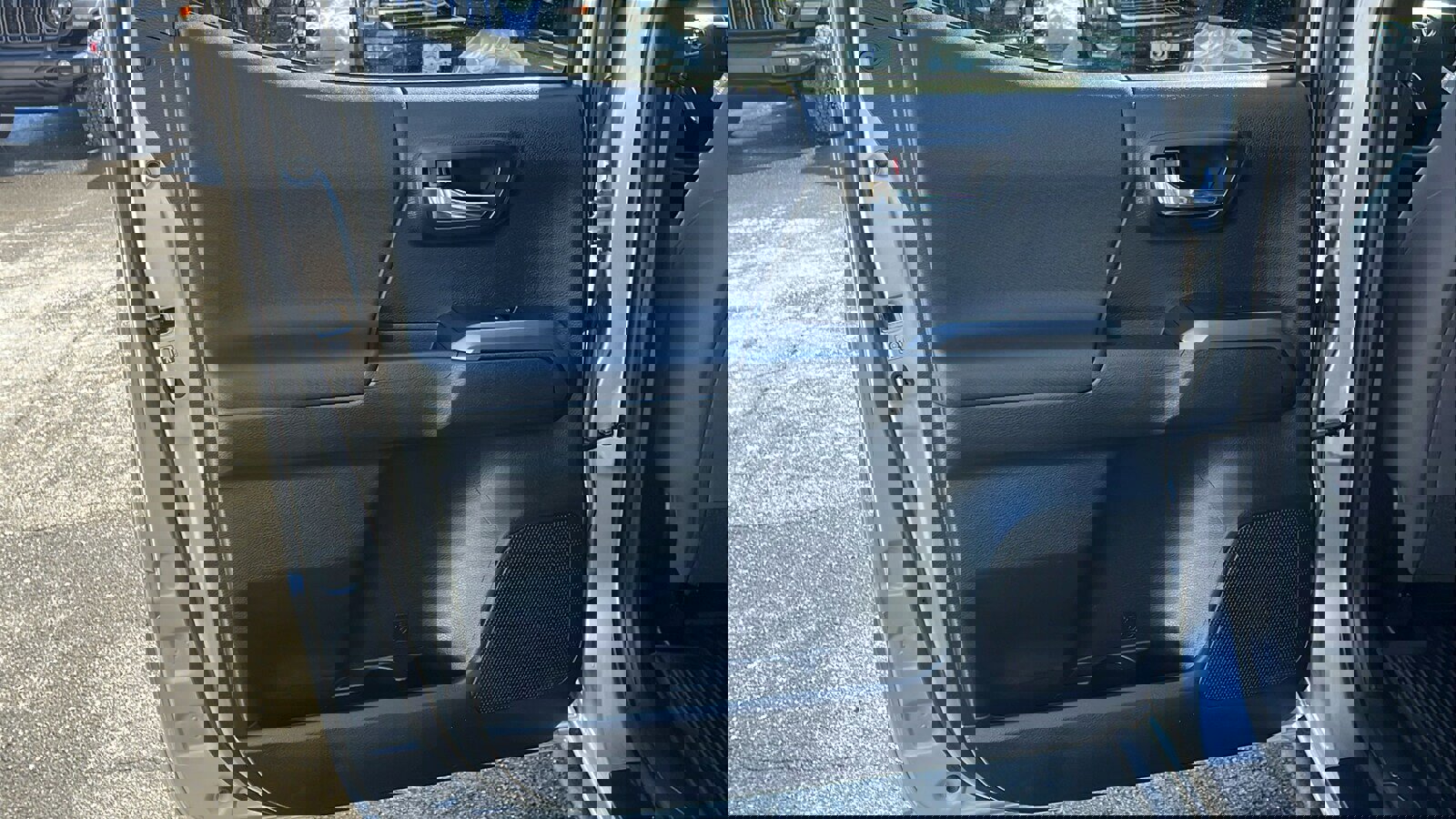 Used 2017 Toyota Tacoma TRD Off-Road image 19