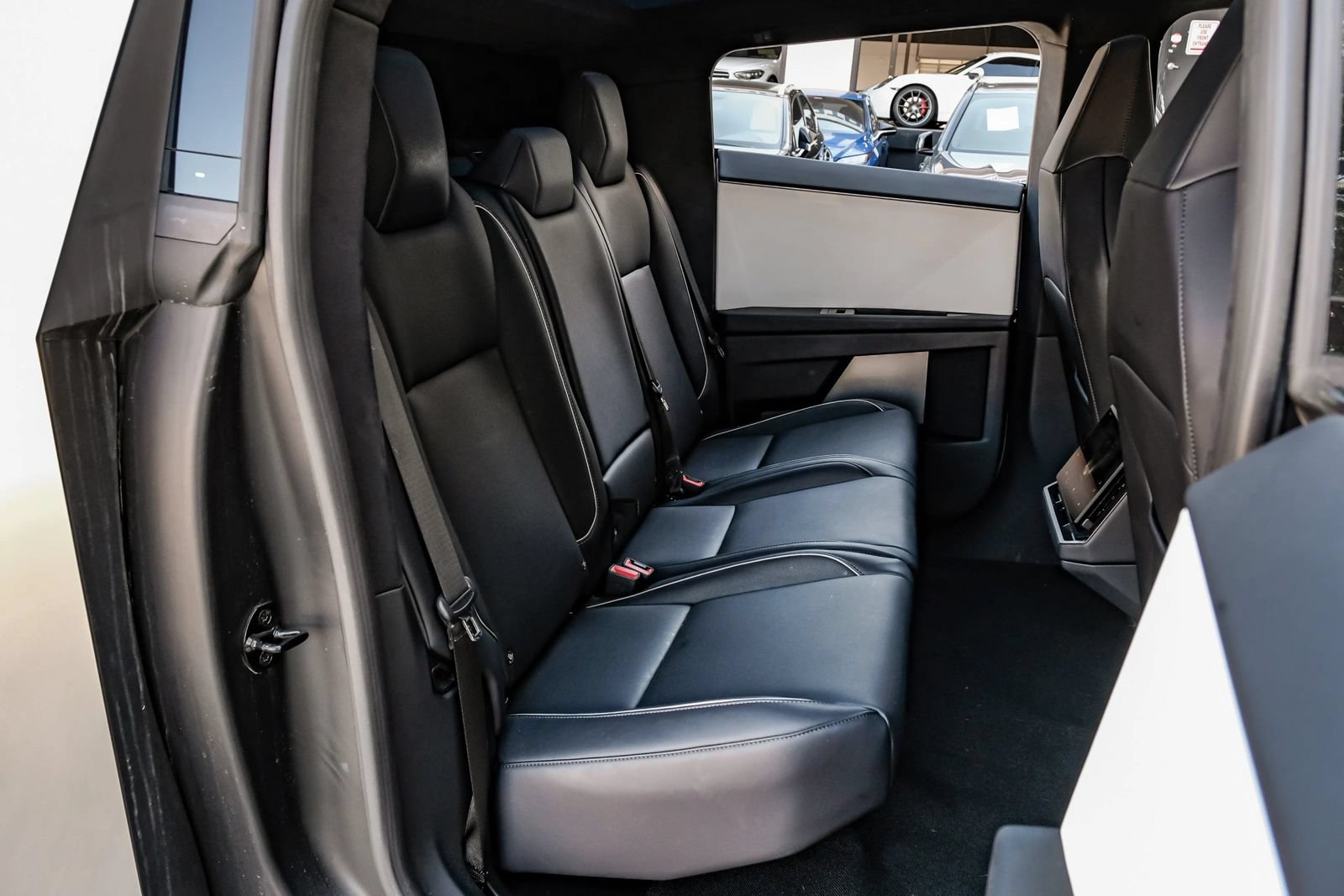 Used 2024 Tesla Cybertruck AWD Crew Cab image 48