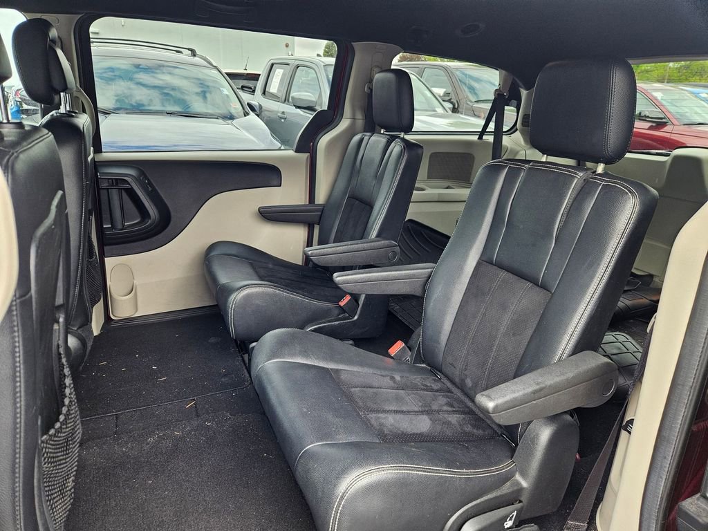 Used 2018 Dodge Grand Caravan SXT FWD image 14