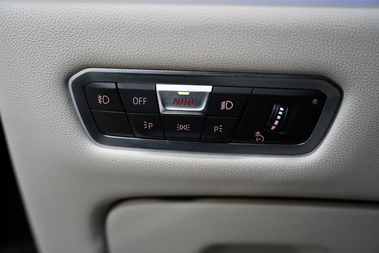 Used 2022 BMW X7 M50i w/ Dynamic Handling Package image 23