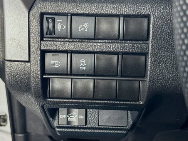 Certified 2024 Toyota Tacoma SR5 AWD/4WD image 10