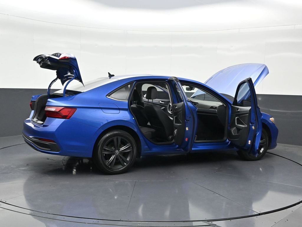 Used 2022 Volkswagen Jetta SE FWD image 32