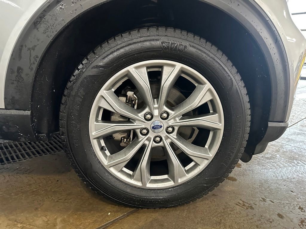 Used 2023 Ford Explorer XLT w/ Equipment Group 202A AWD/4WD image 40