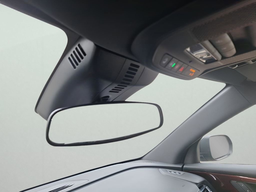 Used 2025 Chevrolet Traverse Z71 image 30