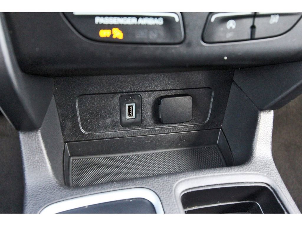 Used 2019 Ford Escape SE image 29