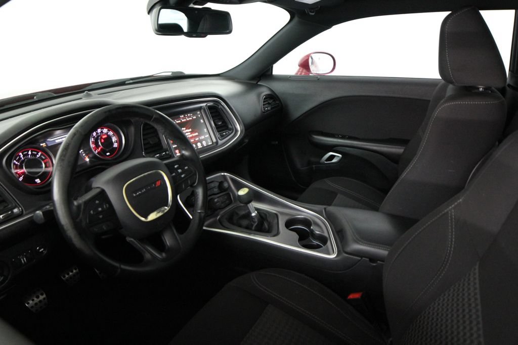 Used 2016 Dodge Challenger R/T w/ Driver Convenience Group RWD image 6