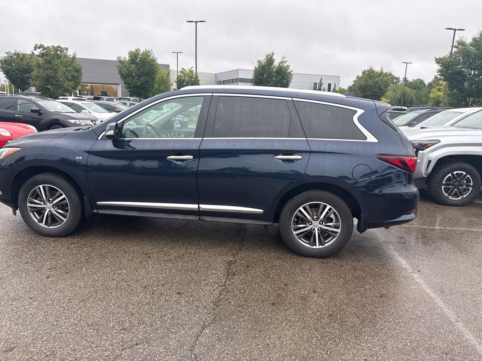 Used 2017 INFINITI QX60 Luxe w/ Premium Plus Package AWD/4WD image 8