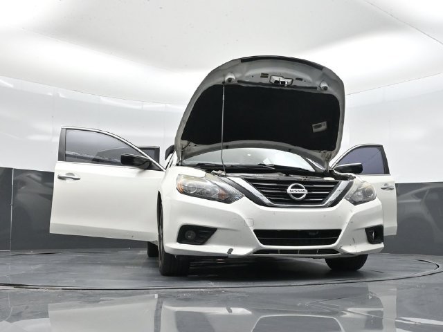 Used 2017 Nissan Altima 2.5 SR w/ Midnight Edition Package FWD image 62