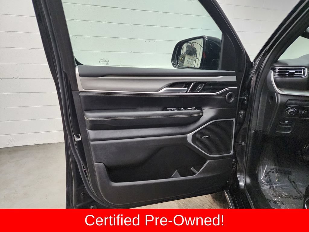 Certified 2025 Jeep Wagoneer Series II AWD/4WD image 9