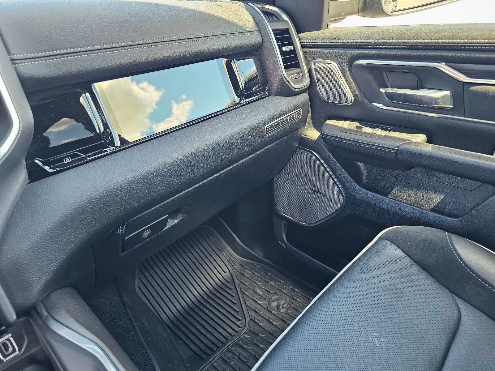 Used 2026 RAM 1500 Laramie w/ Night Edition AWD/4WD image 27