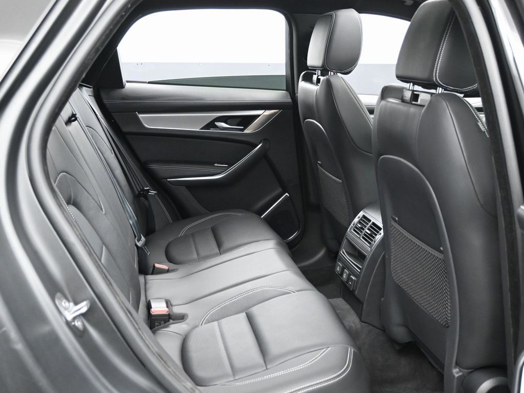 Used 2024 Jaguar F-PACE R-Dynamic S image 34