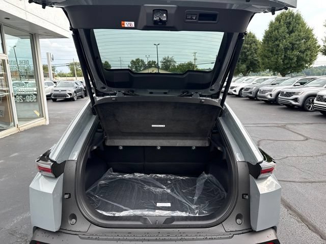 New 2026 Toyota C-HR AWD/4WD image 32
