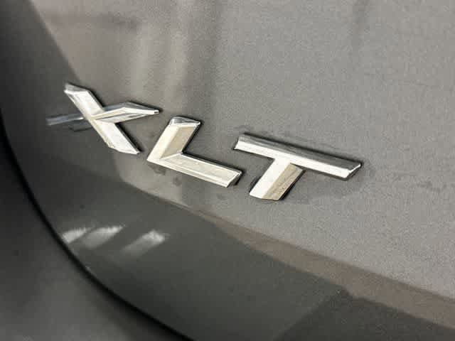 Used 2024 Ford Explorer XLT w/ Equipment Group 202A AWD/4WD image 19