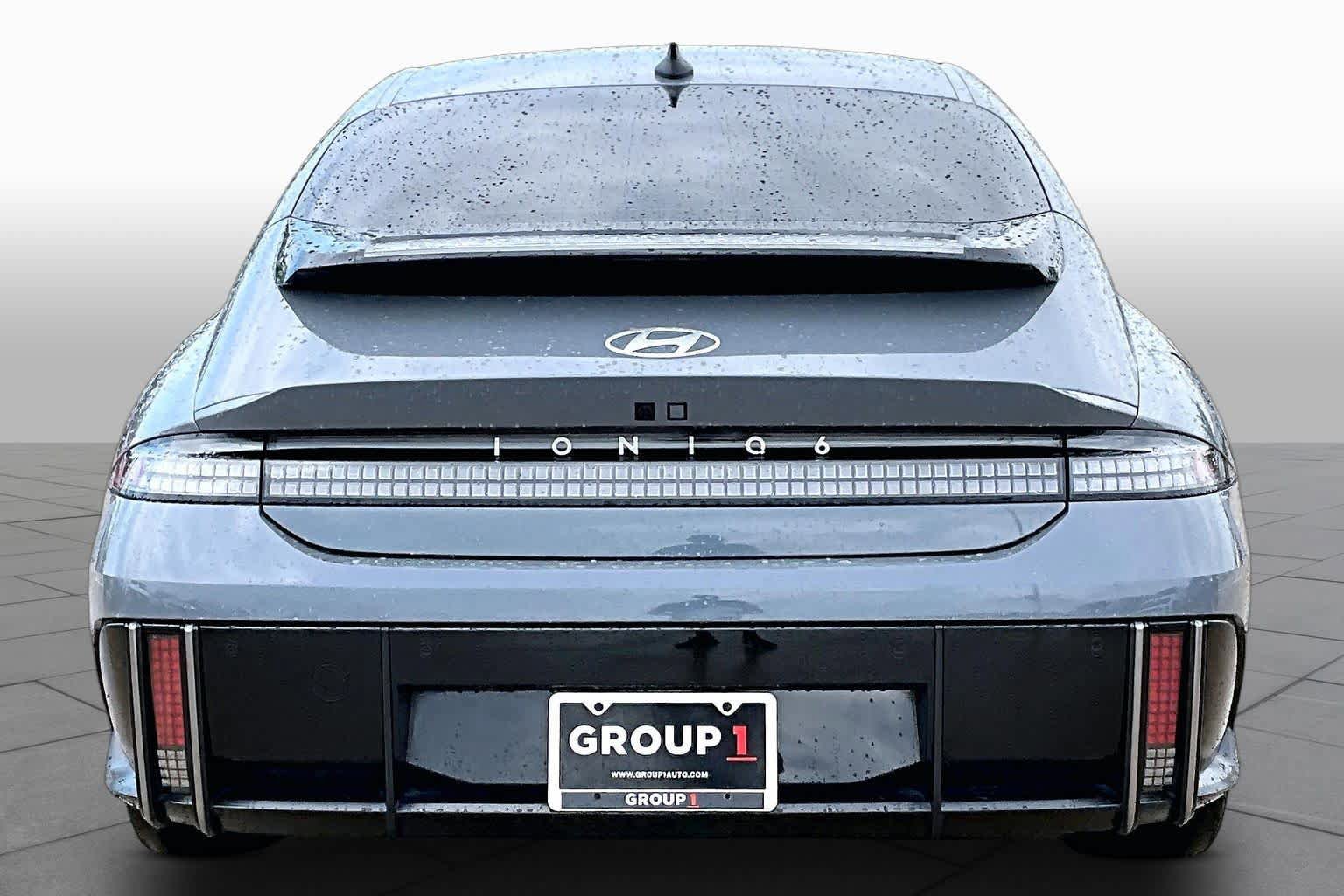 Used 2024 Hyundai Ioniq 6 SE RWD image 4